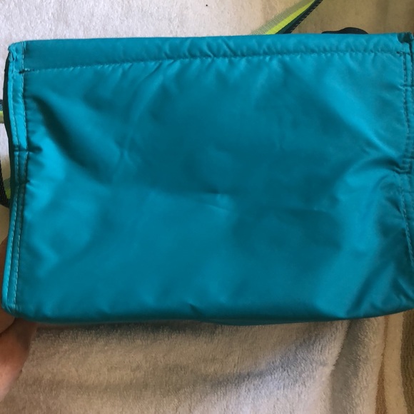 Vintage NWT PINK Victoria’s Secret Cooler with Iconic PINK Dog Key Chain. - Picture 4 of 13